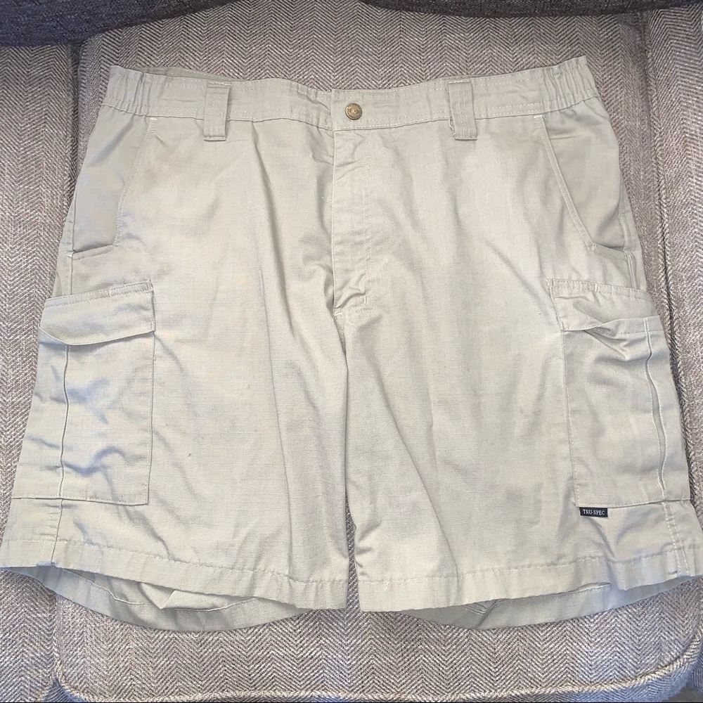EUC Tru Spec Cargo Shorts Size 42.